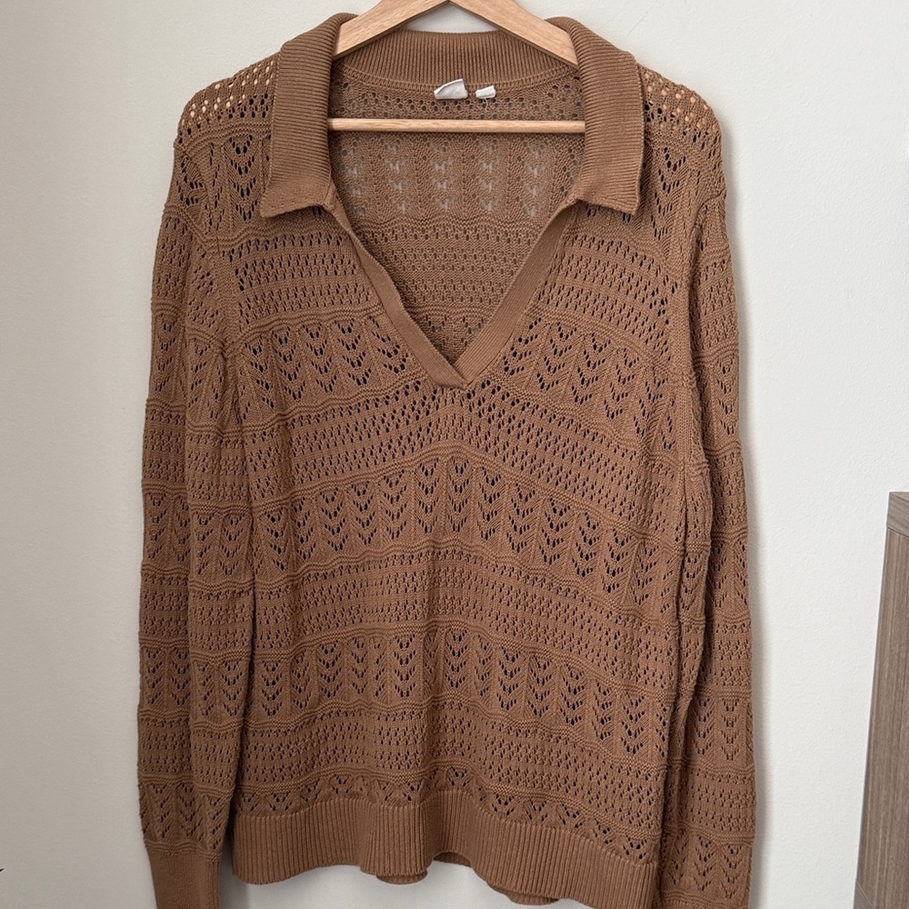 GAP Tan V-Neck Women's Sweater